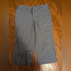 Woman Checkered Capri
